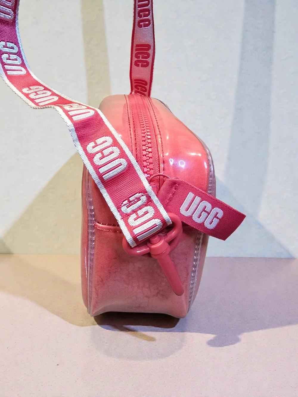 UGG Janey Clear And Plush Crossbody Bag - Picture 5 of 10